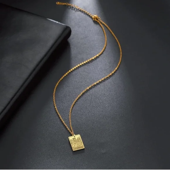 18k Gold Vintage Tarot Card Necklace Pendant - Picture 6 of 11